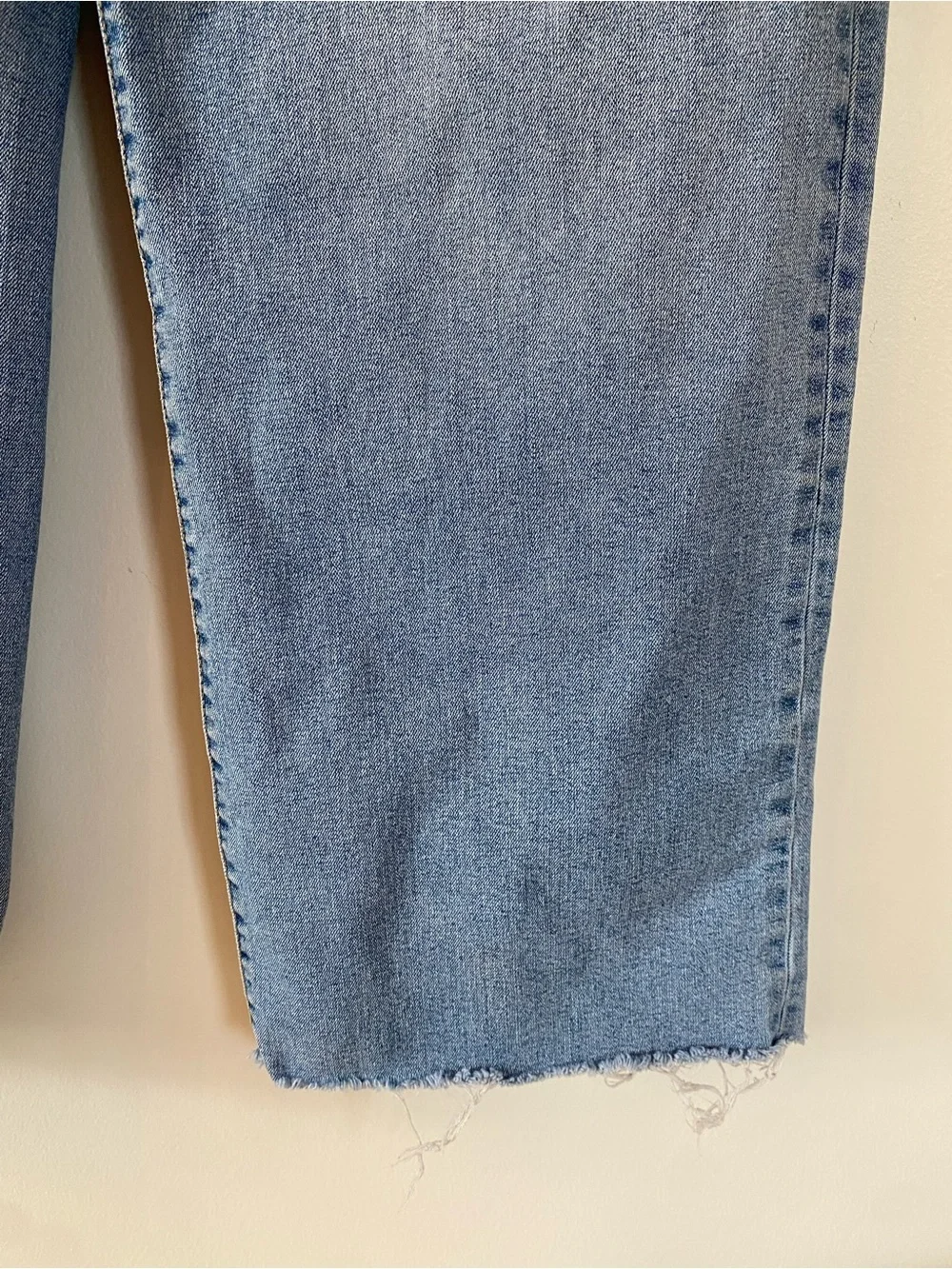 Hudson Jeans Rosalie High Rise. Wide Leg Ankle Jeans - Light Blue